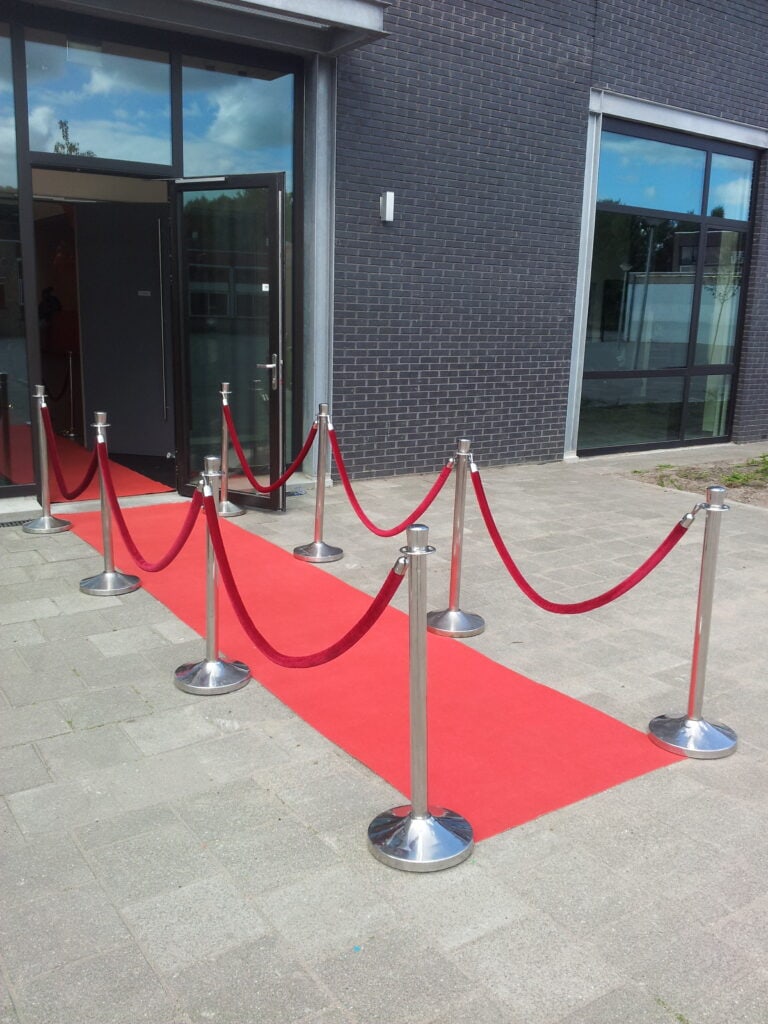 Afzetpaaltjes chroom huren bij Number One Partyverhuur