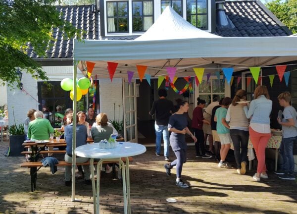 Vouwtent 4x4m wit excl. op- en afbouw - Afbeelding 2